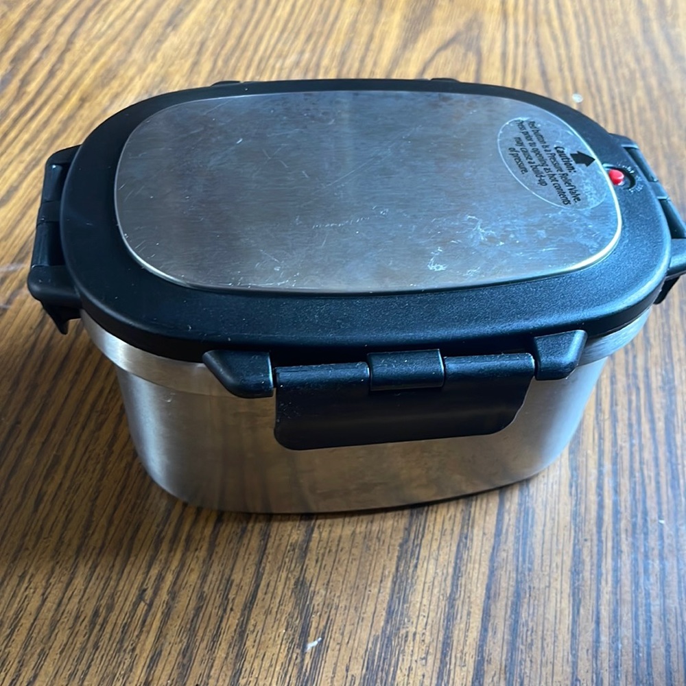 Mainstays 33-Ounce Insulated Container with Lid